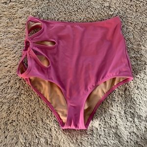 Kortni Jeane swimsuit bottoms flower cut out small